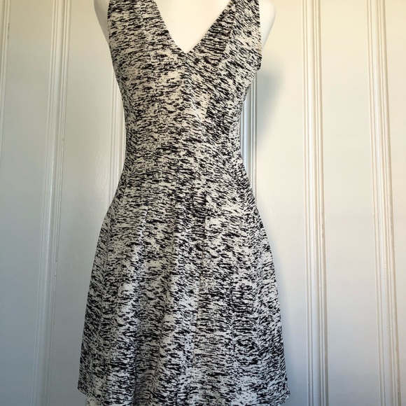 Black and white print a-line dress - Picture 5 of 5
